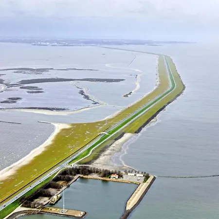 Appartement In Near Sandy Beaches *